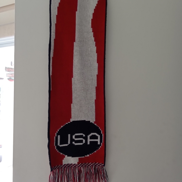 USA Red White and Blue Knit Scarf America - Picture 5 of 9